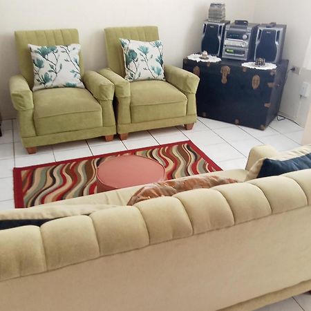 Cozy & Comfy Apartment Portmore Exterior photo