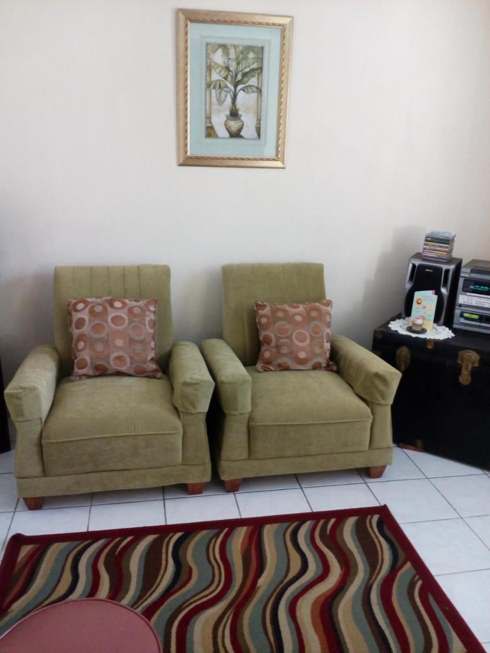 Cozy & Comfy Apartment Portmore Exterior photo
